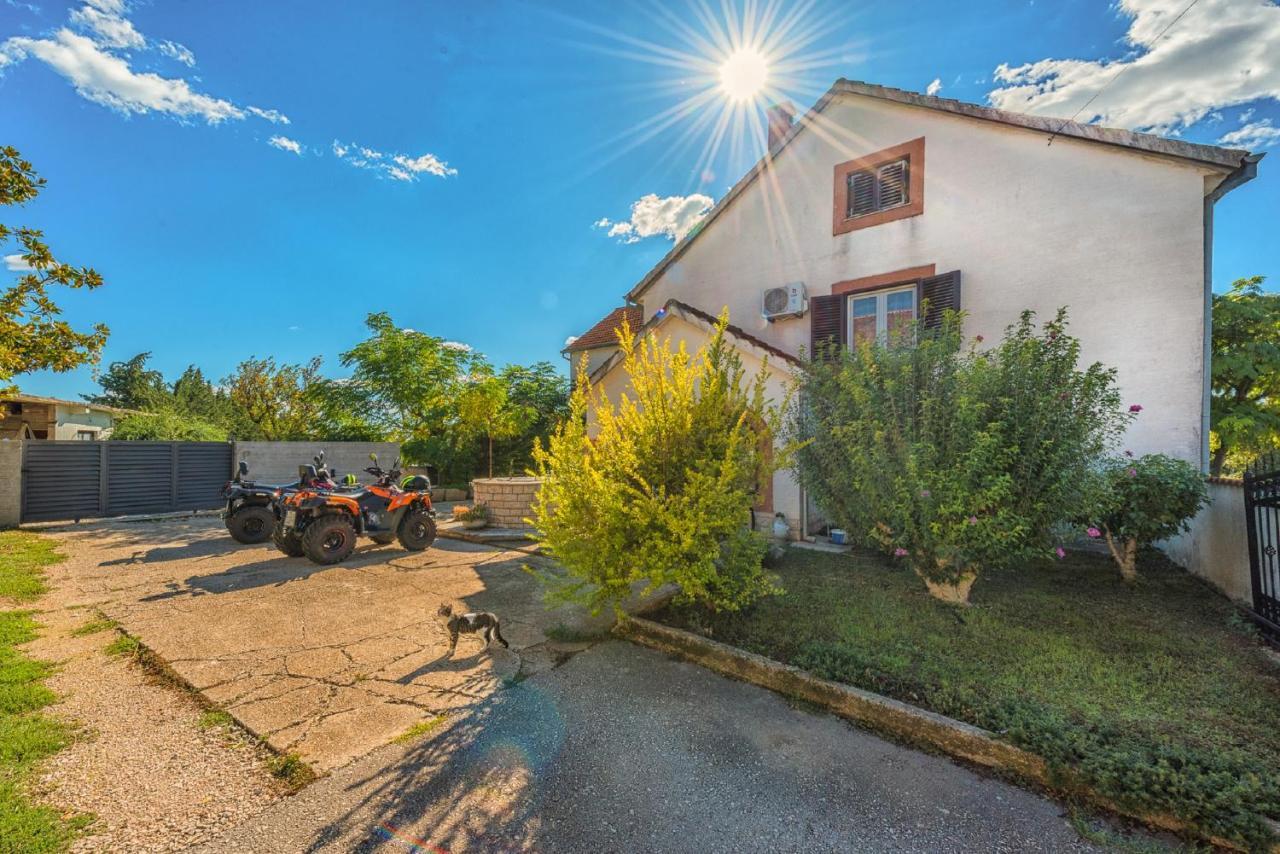 Holiday Home Tower With Private Pool, Sauna And Quads Smilcic Exterior photo